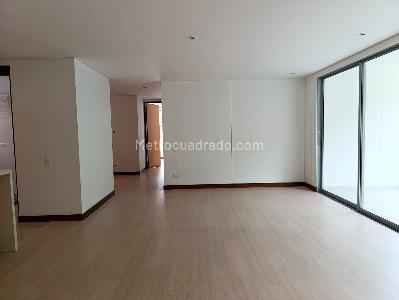 Apartamento de 2 alcobas en arriendo en Los Balsos, Medellín, 114 m² · foto 4 de 17