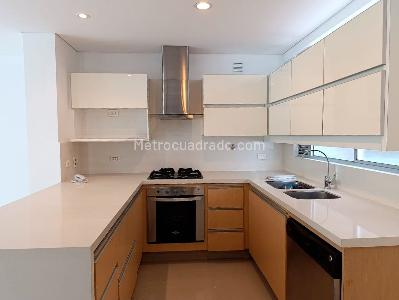 Apartamento de 2 alcobas en arriendo en Los Balsos, Medellín, 114 m² · foto 5 de 17