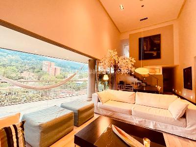 Apartamento de 3 alcobas en venta en El Poblado, Medellín, 202 m² · foto 4 de 18