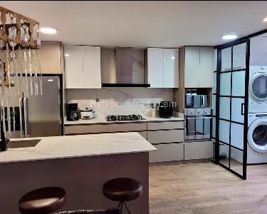 Apartamento de 2 alcobas en arriendo en El Poblado, Medellín, 120 m² · foto 5 de 12