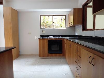 Casa de 3 alcobas en venta en Envigado, Envigado, 215 m² · foto 6 de 20
