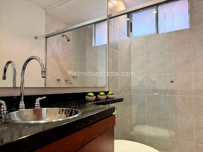 Apartamento de 2 alcobas en arriendo en El Poblado, Medellín, 120 m² · foto 16 de 17
