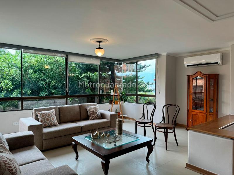 Apartamento Amoblado de 3 Alcobas con Estudio en El Poblado - 5