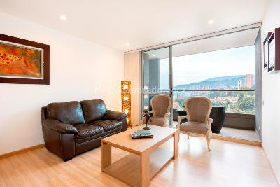 Apartamento de 3 alcobas en arriendo en El Poblado, Medellín, 95 m² · foto 2 de 19