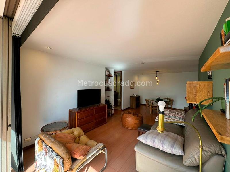 Apartamento de 2 Alcobas con Balcón en El Poblado - 4