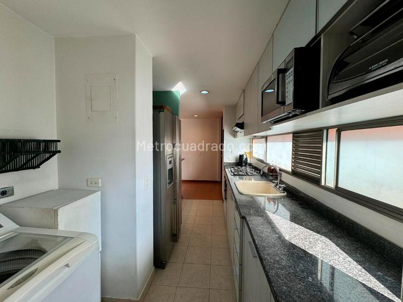 Apartamento de 2 Alcobas con Balcón en El Poblado - 7