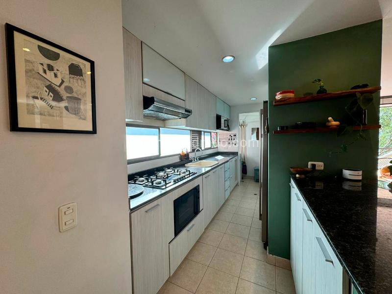 Apartamento de 2 Alcobas con Balcón en El Poblado - 8