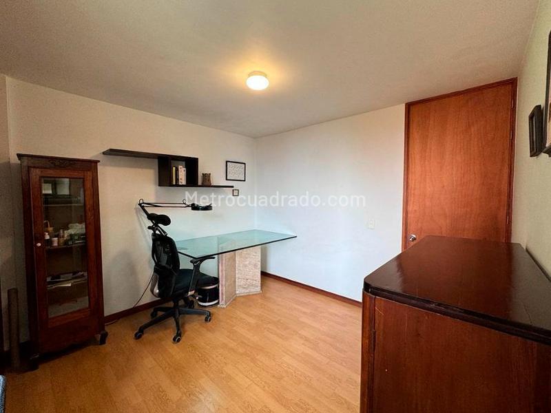 Apartamento de 2 Alcobas con Balcón en El Poblado - 9