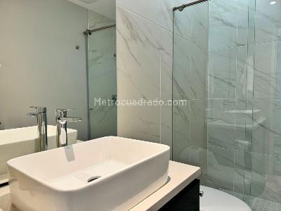 Apartamento de 3 alcobas en venta en El Poblado, Medellín, 190 m² · foto 18 de 19