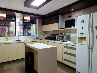 Casa de 4 alcobas en venta en El Poblado, Medellín, 290 m² · foto 5 de 19