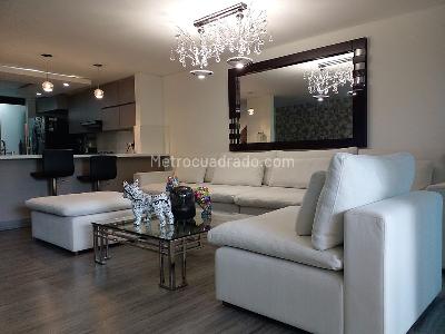 Casa de 3 alcobas en venta en Envigado, Envigado, 240 m² · foto 2 de 19