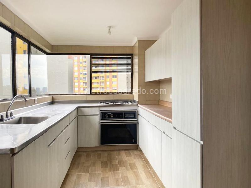 Spacious 3BR Apartment Near Services in El Poblado - 6