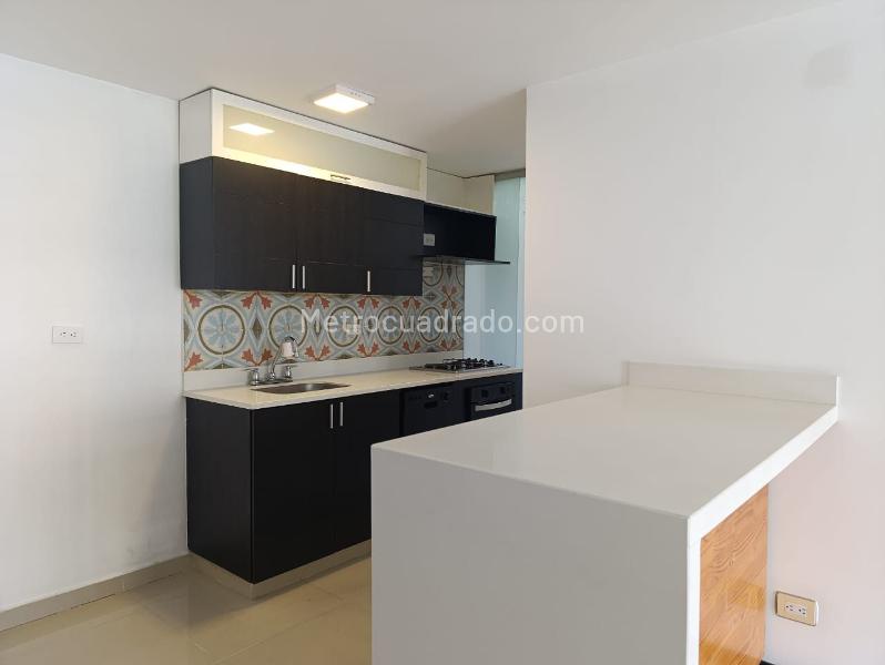 Apartamento de 2 Alcobas con Balcón y Parqueadero Cubierto en El Poblado - 9