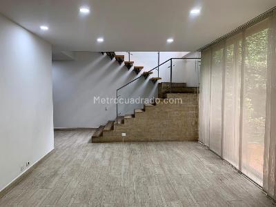 Casa en arriendo en El Poblado, Medellín · foto 2 de 19