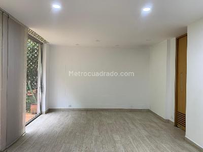 Casa en arriendo en El Poblado, Medellín · foto 3 de 19