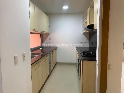 Casa en arriendo en El Poblado, Medellín · foto 4 de 19