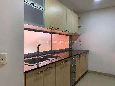 Casa en arriendo en El Poblado, Medellín · foto 5 de 19