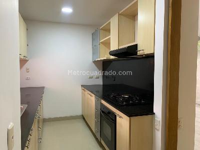Casa en arriendo en El Poblado, Medellín · foto 7 de 19