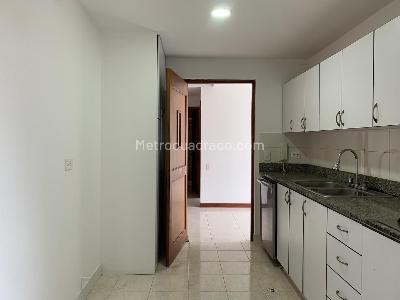 Apartamento de 3 alcobas en venta en El Poblado, Medellín, 124 m² · foto 5 de 16