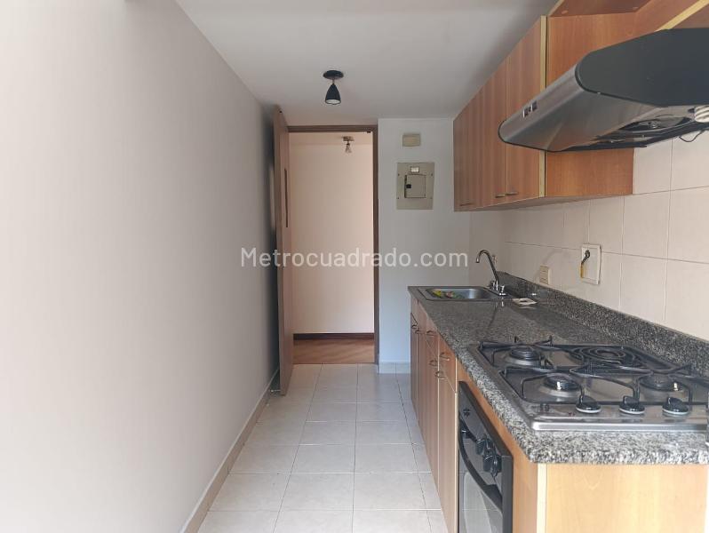 2BR Apartment for Rent in El Poblado with Balcony & Covered Parking - 7