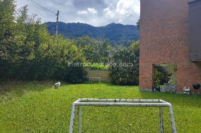 Casa de 3 alcobas en venta en Envigado, Envigado, 251 m² · foto 14 de 16
