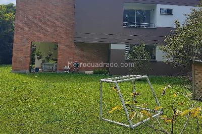 Casa de 3 alcobas en venta en Envigado, Envigado, 251 m² · foto 16 de 16