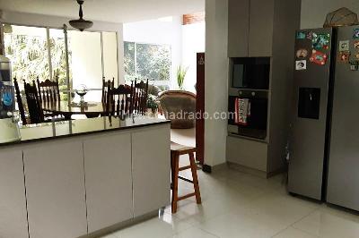 Casa de 3 alcobas en venta en Envigado, Envigado, 251 m² · foto 2 de 16