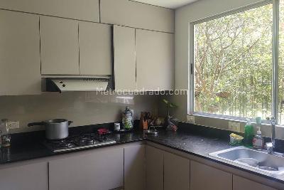 Casa de 3 alcobas en venta en Envigado, Envigado, 251 m² · foto 3 de 16