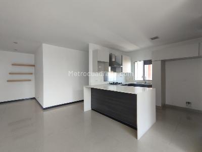 Apartamento de 3 alcobas en venta en Lalinde, Medellín, 123 m² · foto 6 de 13