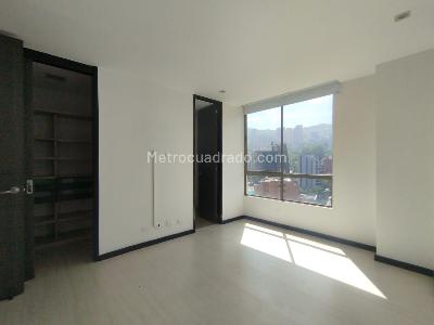 Apartamento de 3 alcobas en venta en Lalinde, Medellín, 123 m² · foto 8 de 13