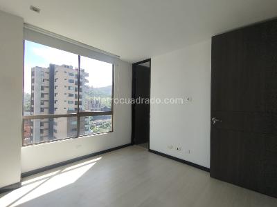 Apartamento de 3 alcobas en venta en Lalinde, Medellín, 123 m² · foto 9 de 13