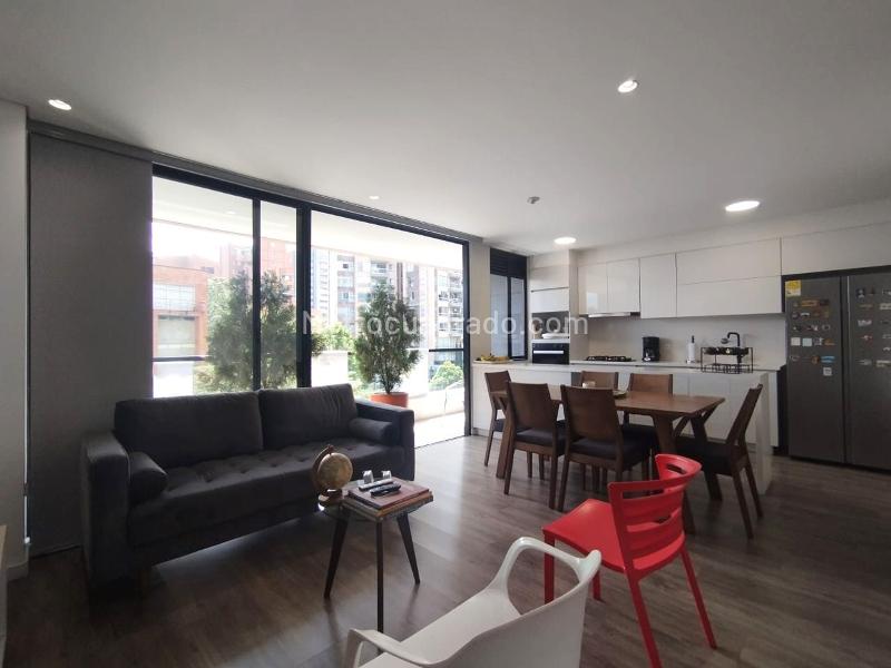 Apartamento de 2 Alcobas en Unidad Cerrada en El Poblado con Piscina y Gimnasio - 4