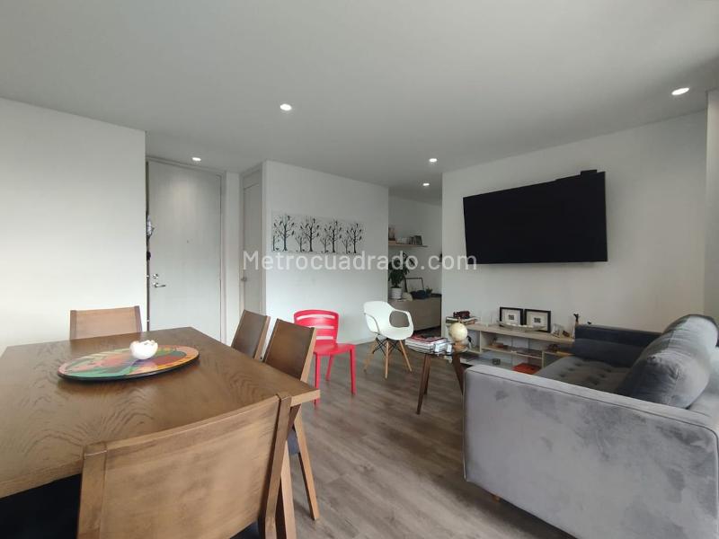 Apartamento de 2 Alcobas en Unidad Cerrada en El Poblado con Piscina y Gimnasio - 5