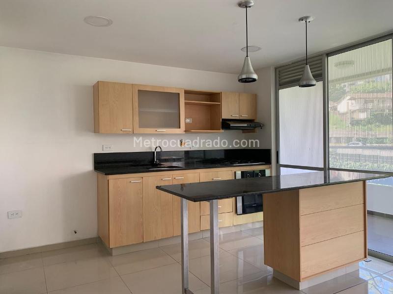 Apartamento de 2 Alcobas en El Poblado con Balcón y Parqueadero - 5