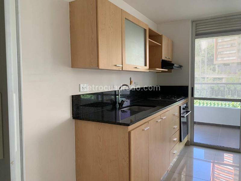 Apartamento de 2 Alcobas en El Poblado con Balcón y Parqueadero - 6