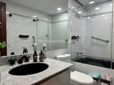 Apartamento de 4 alcobas en venta en El Poblado, Medellín, 380 m² · foto 14 de 16
