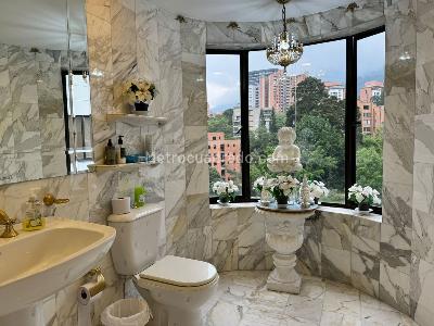 Apartamento de 4 alcobas en venta en El Poblado, Medellín, 380 m² · foto 15 de 16