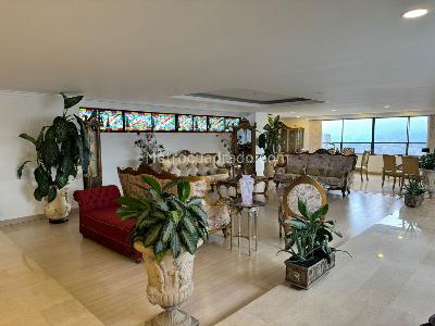 Apartamento de 4 alcobas en venta en El Poblado, Medellín, 380 m² · foto 2 de 16