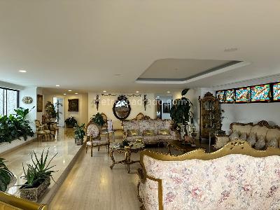 Apartamento de 4 alcobas en venta en El Poblado, Medellín, 380 m² · foto 3 de 16