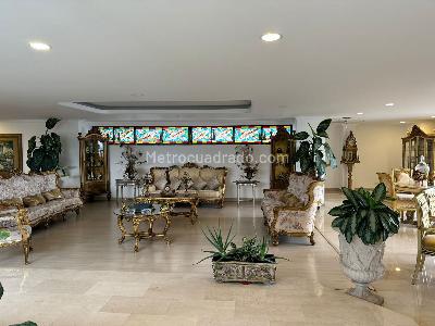 Apartamento de 4 alcobas en venta en El Poblado, Medellín, 380 m² · foto 5 de 16