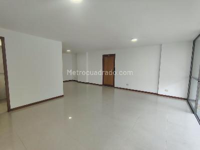 Apartamento de 3 alcobas en arriendo en El Poblado, Medellín, 112 m² · foto 3 de 18
