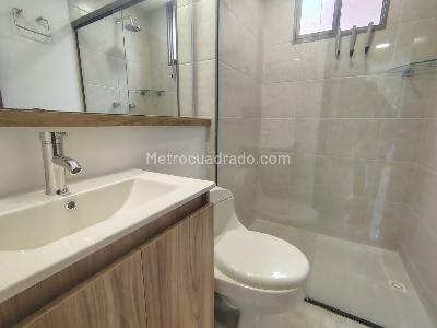 Apartamento de 3 alcobas en arriendo en El Poblado, Medellín, 112 m² · foto 16 de 18