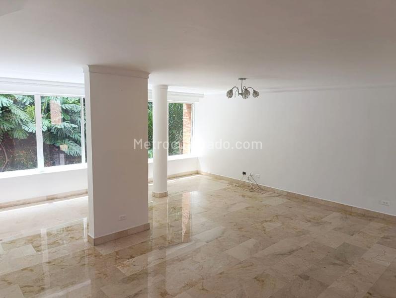 3BR House with Pool in El Poblado - 2