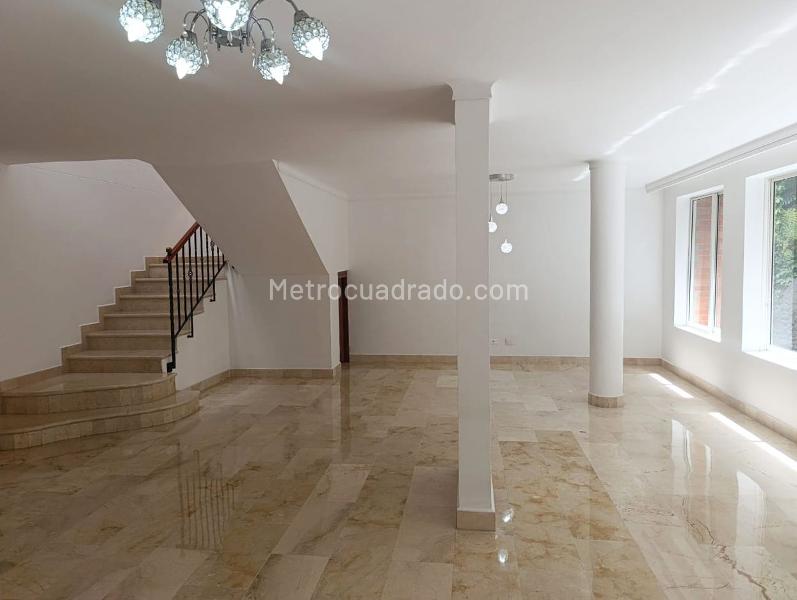 3BR House with Pool in El Poblado - 3
