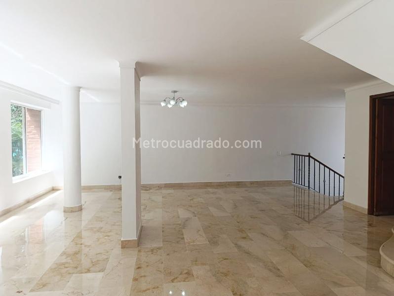 3BR House with Pool in El Poblado - 4
