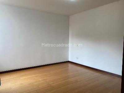 Apartamento de 3 alcobas en arriendo en El Poblado, Medellín, 78 m² · foto 11 de 14