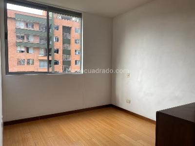 Apartamento de 3 alcobas en arriendo en El Poblado, Medellín, 78 m² · foto 6 de 14