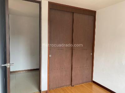 Apartamento de 3 alcobas en arriendo en El Poblado, Medellín, 78 m² · foto 9 de 14