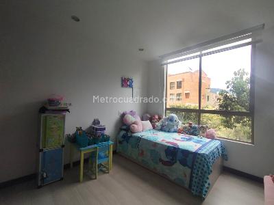 Apartamento de 3 alcobas en venta en El Poblado, Medellín, 149 m² · foto 9 de 15