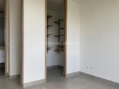 Apartamento de 2 alcobas en arriendo en El Poblado, Medellín, 74 m² · foto 10 de 15